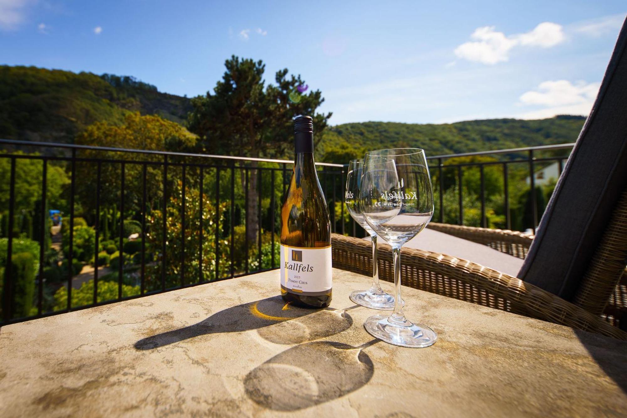 Wein Und Landhaus Kallfels Hotel Krov Room photo