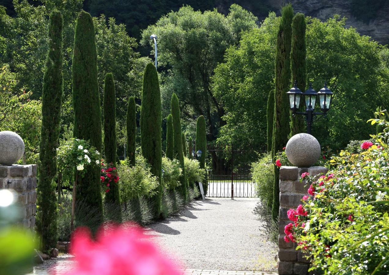 Wein Und Landhaus Kallfels Hotel Krov Exterior photo